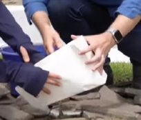 骨灰撒入穴位流程照片